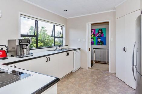 Photo of property in 27 Hobsonville Road, West Harbour, Auckland, 0618