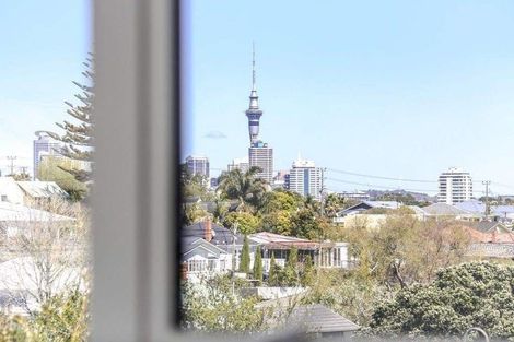 Photo of property in 40 Regent Street, Devonport, Auckland, 0624