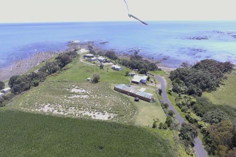 Photo of property in 26 Tawaroa Road, Waihau Bay, Te Kaha, 3199