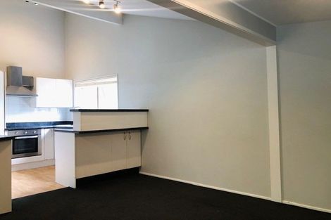 Photo of property in 2/68 Cockayne Crescent, Sunnynook, Auckland, 0620