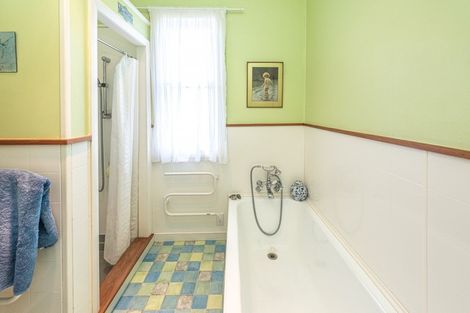 Photo of property in 52 Parsons Street, Saint Johns Hill, Whanganui, 4501