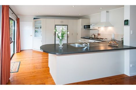Photo of property in 24a Korotaha Terrace, Rothesay Bay, Auckland, 0630
