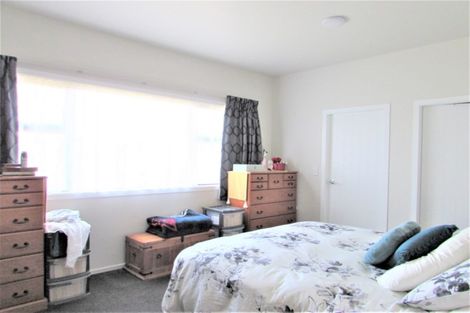 Photo of property in 23 King Charles Drive, Kingsley Heights, Upper Hutt, 5018