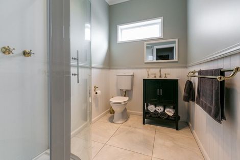 Photo of property in 24 Seapoint Road, Bluff Hill, Napier, 4110