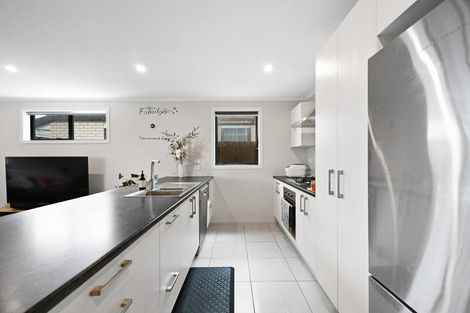 Photo of property in 37 Benjamin Avenue, Rototuna North, Hamilton, 3210