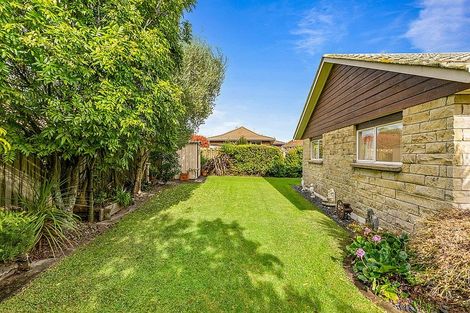 Photo of property in 41 Headcorn Place, Botany Downs, Auckland, 2010