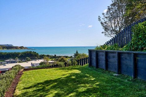 Photo of property in 9 Mana View Road, Paremata, Porirua, 5026