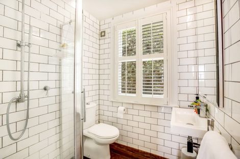 Photo of property in 44 Kiwi Road, Stanley Point, Auckland, 0624