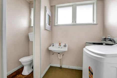 Photo of property in 39 Gloag Street, Waverley, 4510