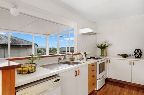 Photo of property in 127 Forrest Hill Road, Forrest Hill, Auckland, 0620