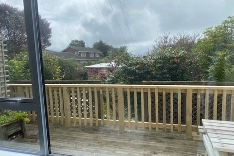 Photo of property in 10 Oriel Place, Tawa, Wellington, 5028