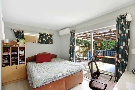 Photo of property in 2/55 Ennis Avenue, Pakuranga Heights, Auckland, 2010