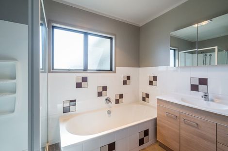 Photo of property in 4 Broadbelt Grove, Levin, 5510