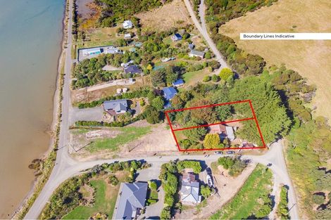 Photo of property in 9 Mena Street, Waikawa, Tokanui, 9884