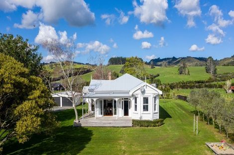 Photo of property in 41 Church Road, Ardmore, Papakura, 2582