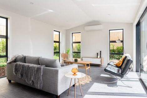 Photo of property in 53 Vinistra Road, Kumeu, 0810