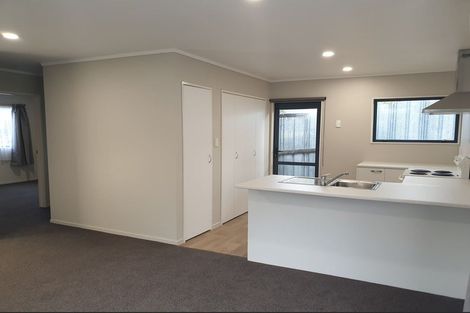 Photo of property in 51 Chatsworth Crescent, Pakuranga Heights, Auckland, 2010