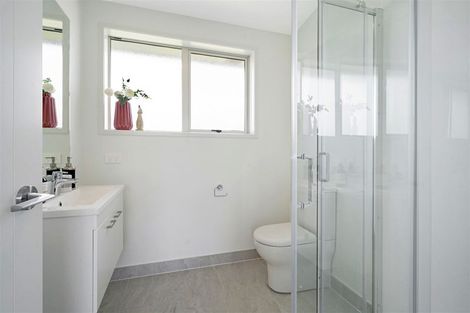 Photo of property in 14b Kirrie Avenue, Te Atatu South, Auckland, 0610