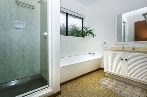 Photo of property in 6 Serrata Place, Browns Bay, Auckland, 0630