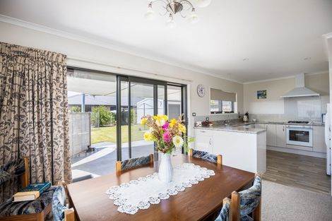 Photo of property in 70 Sunnyvale Street, Bell Block, New Plymouth, 4312