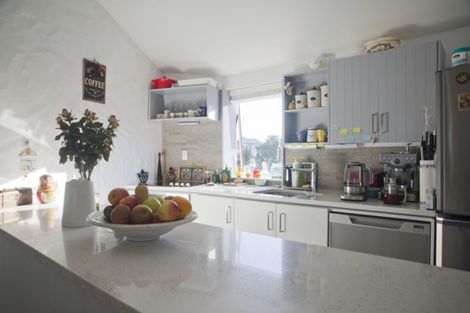 Photo of property in Oceanside Apartments, 10/453 Hibiscus Coast Highway, Orewa, 0931