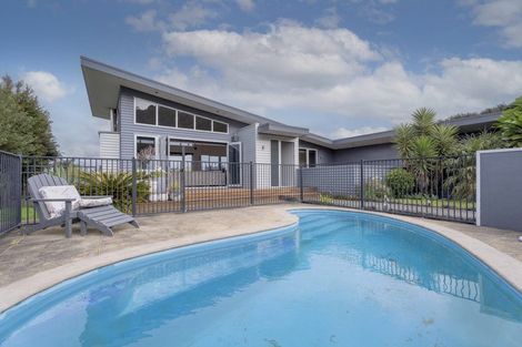 Photo of property in 50 Tarapatiki Drive, Whitianga, 3510
