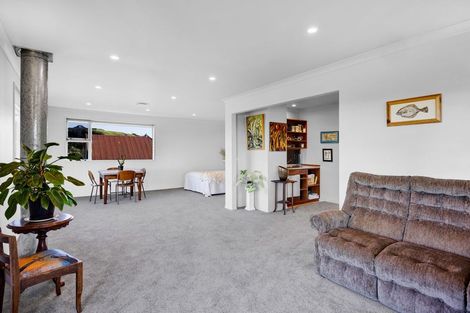 Photo of property in 48 Kawei Road, Ohawe, Hawera, 4671