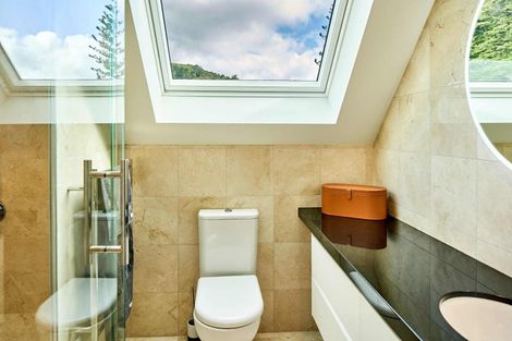 Photo of property in 60 Cheviot Road, Lowry Bay, Lower Hutt, 5013