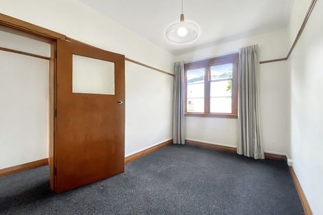 Photo of property in Ionian Flats, 123-125 Brougham Street, Mount Victoria, Wellington, 6011