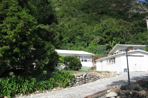 Photo of property in 14 Beechwood Lane, Te Marua, Upper Hutt, 5018