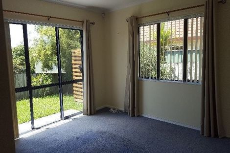 Photo of property in 6 Arlose Place, Westgate, Auckland, 0614