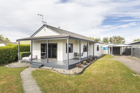 Photo of property in 6 Willowstream Grove, Cloverlea, Palmerston North, 4412