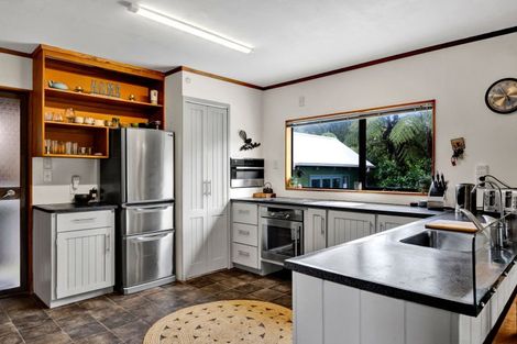 Photo of property in 20 Heaphy Street, Westown, New Plymouth, 4310