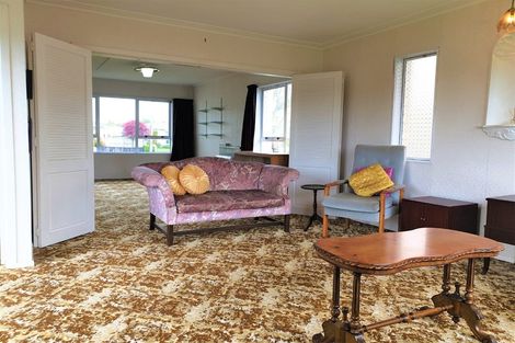 Photo of property in 5 Turakina Street, Merrilands, New Plymouth, 4312