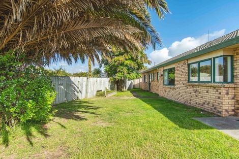 Photo of property in 15 Romana Crescent, Papamoa Beach, Papamoa, 3118