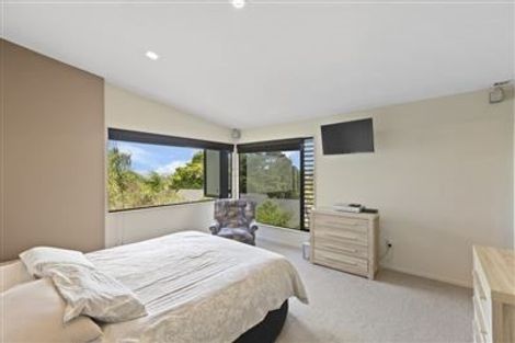 Photo of property in 2/71 Pupuke Road, Northcote, Auckland, 0627