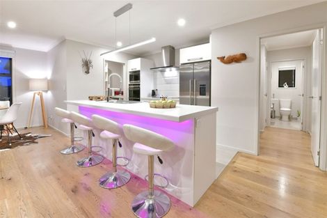 Photo of property in 32 Woodridge Drive, Stanmore Bay, Whangaparaoa, 0932