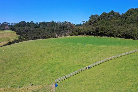 Photo of property in 99 Mcpike Road, Waimauku, 0883