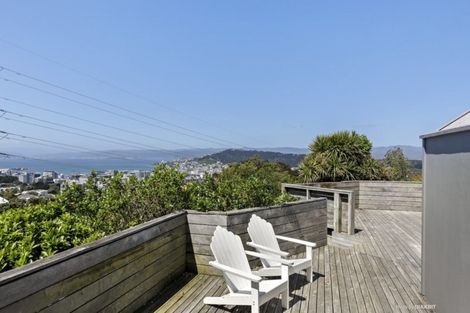 Photo of property in 77 Durham Street, Brooklyn, Wellington, 6021