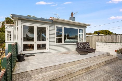 Photo of property in 26 Pembroke Road, Northland, Wellington, 6012