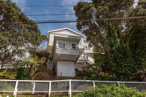 Photo of property in 80 Kelburn Parade, Kelburn, Wellington, 6012