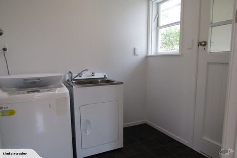 Photo of property in 2 Forth Terrace, Roslyn, Palmerston North, 4414