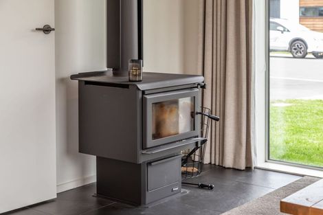 Photo of property in 49 Fairbairn Road, Rolleston, 7614