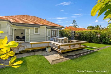 Photo of property in 14 Clapham Place, Whanganui East, Whanganui, 4500