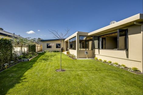 Photo of property in 1 Palmbrook Avenue, Havelock North, 4130