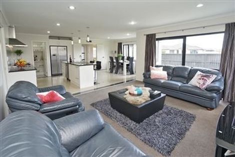 Photo of property in 14 Piwakawaka Court, Rototuna North, Hamilton, 3210