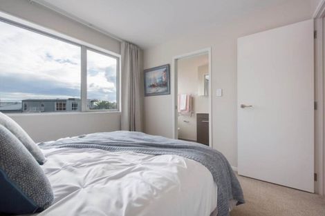 Photo of property in 25/11 Ray Small Drive, Papakura, 2110