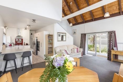 Photo of property in 1354 Whangaparaoa Road, Army Bay, Whangaparaoa, 0930