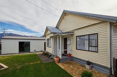 Photo of property in 16 Beach Road, Kaikoura, 7300