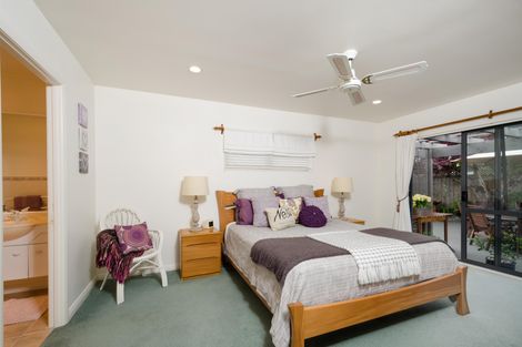 Photo of property in 30 San Bernadino Drive, Henderson, Auckland, 0612